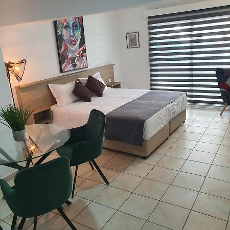 Larnaca Bay Suites Экстерьер фото