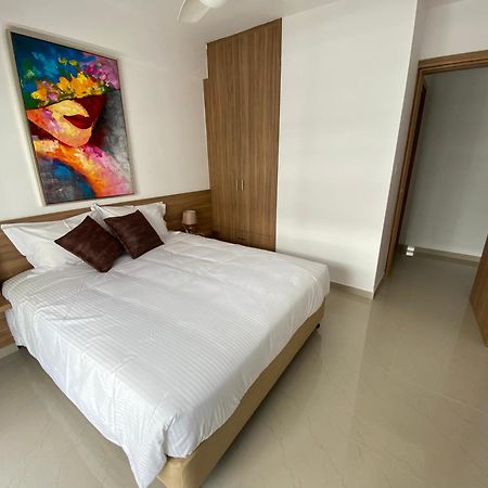 Larnaca Bay Suites Экстерьер фото