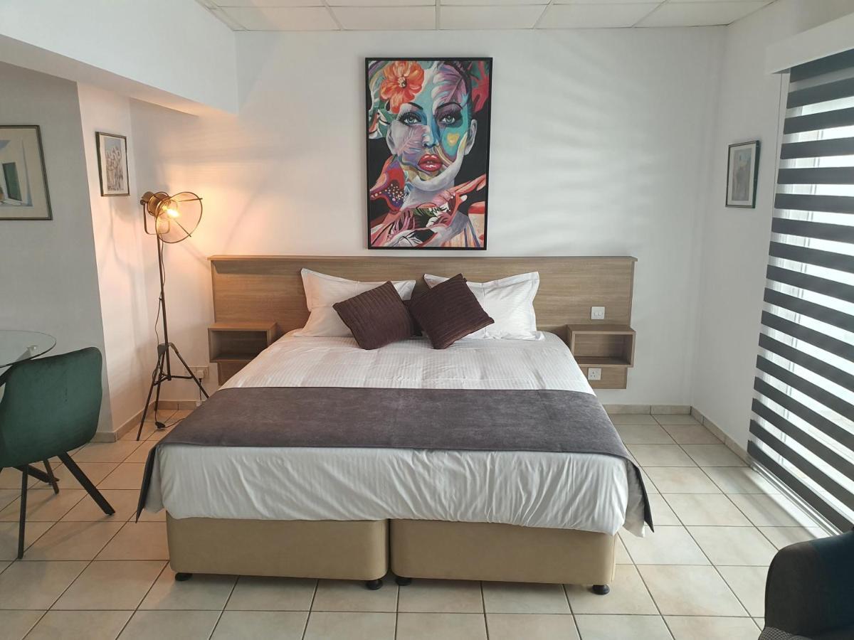 Larnaca Bay Suites Экстерьер фото