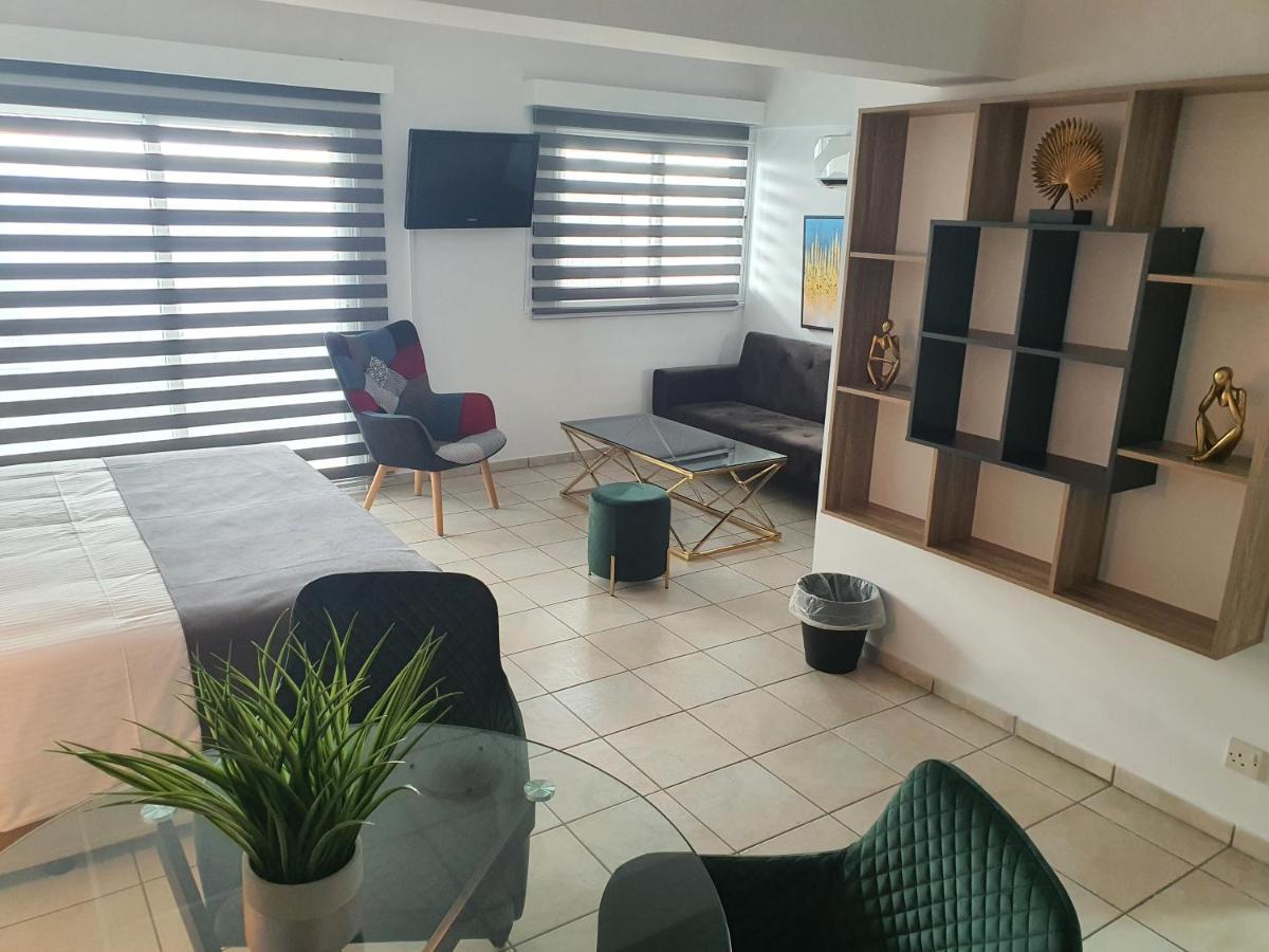 Larnaca Bay Suites Экстерьер фото