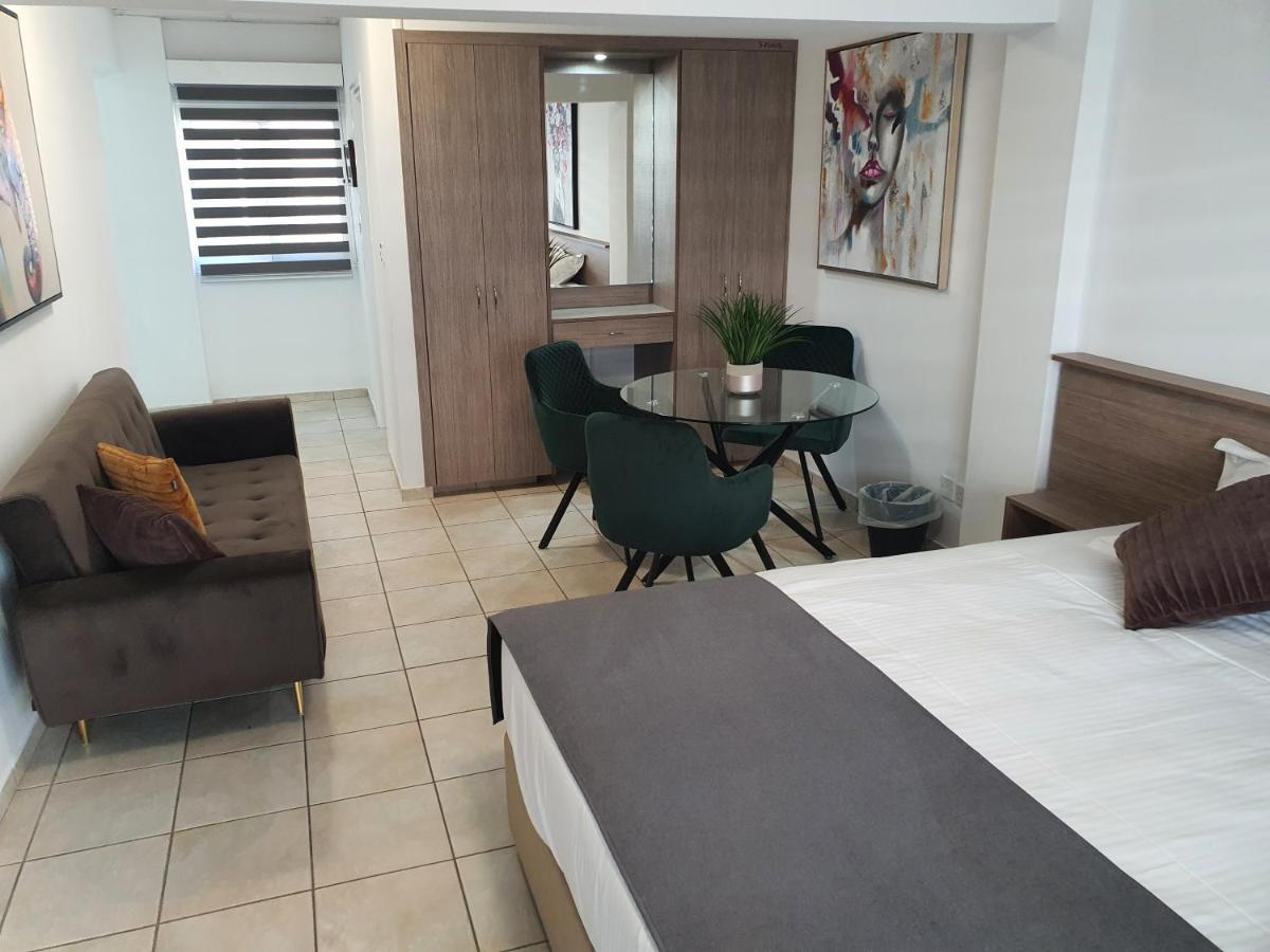 Larnaca Bay Suites Экстерьер фото