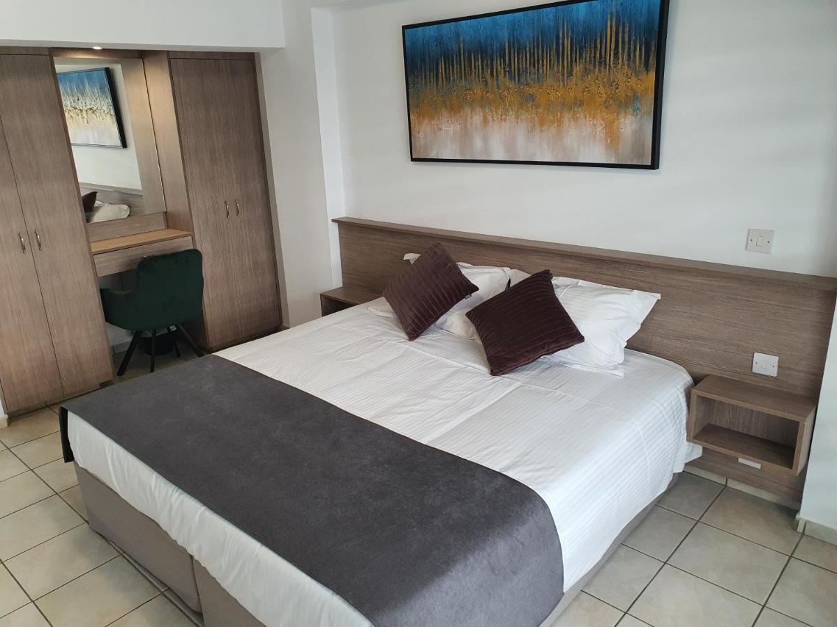 Larnaca Bay Suites Экстерьер фото