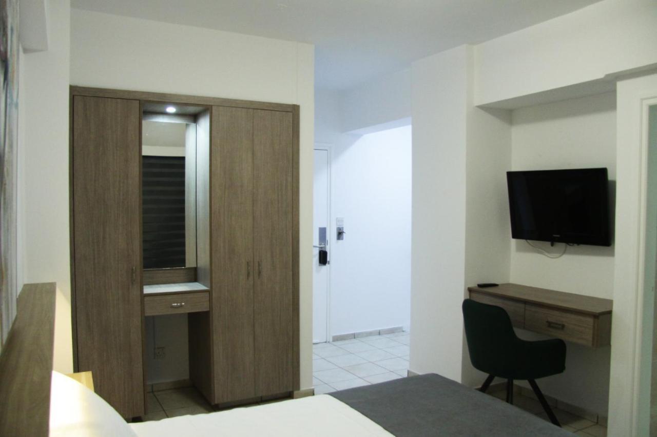 Larnaca Bay Suites Экстерьер фото