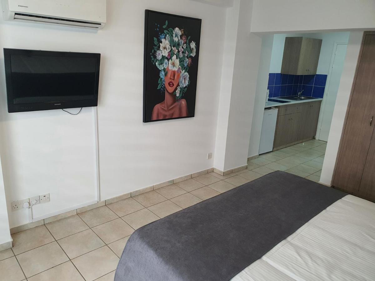 Larnaca Bay Suites Экстерьер фото