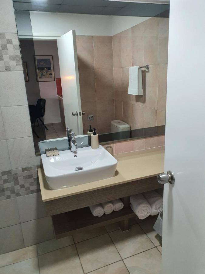 Larnaca Bay Suites Экстерьер фото