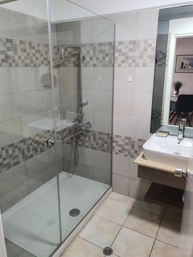 Larnaca Bay Suites Экстерьер фото