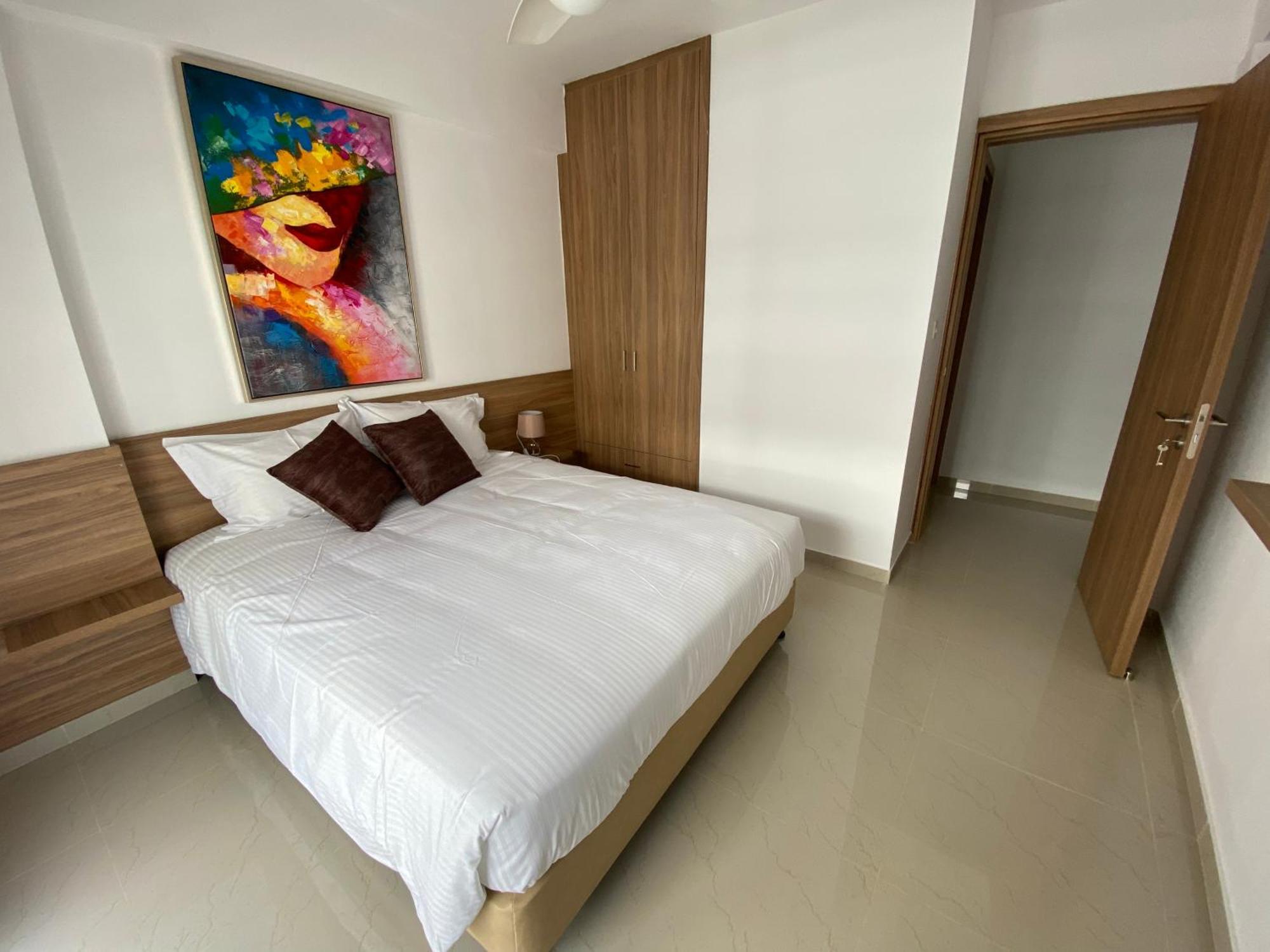 Larnaca Bay Suites Экстерьер фото