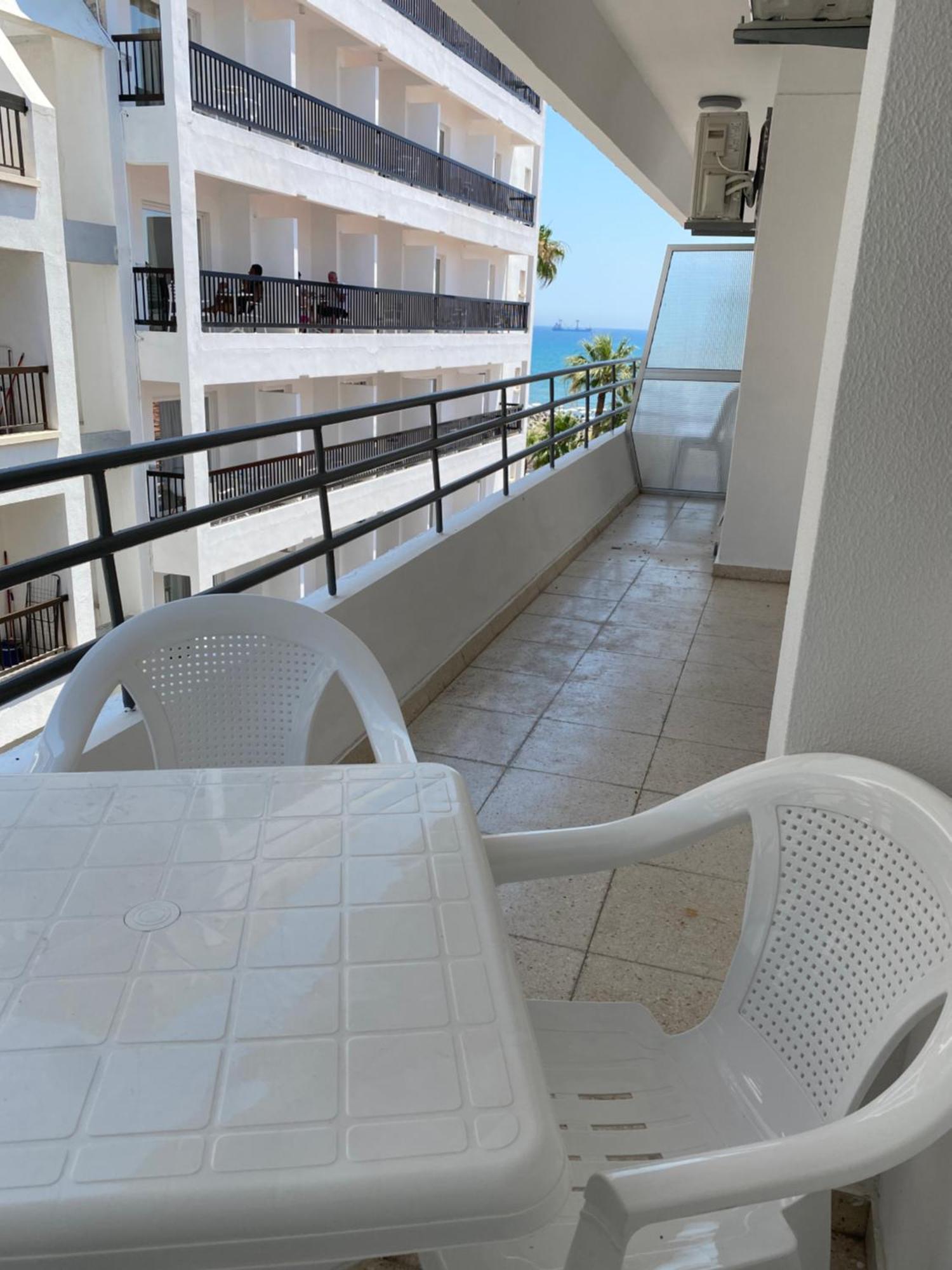 Larnaca Bay Suites Экстерьер фото