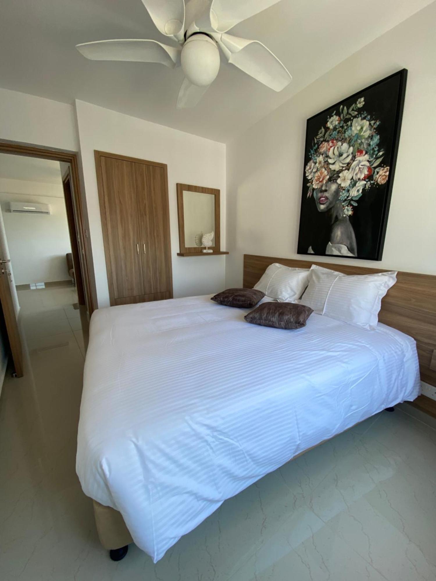Larnaca Bay Suites Экстерьер фото