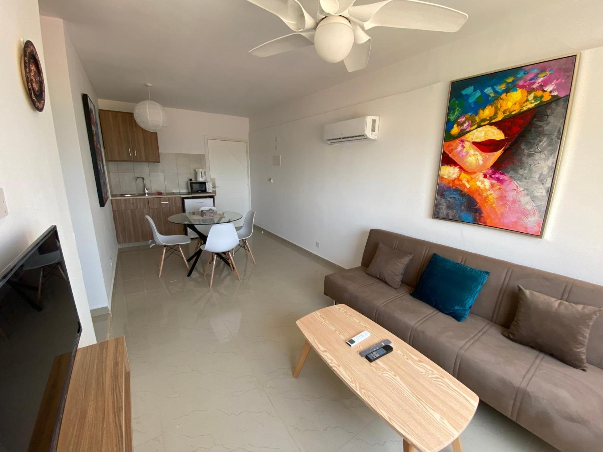 Larnaca Bay Suites Экстерьер фото