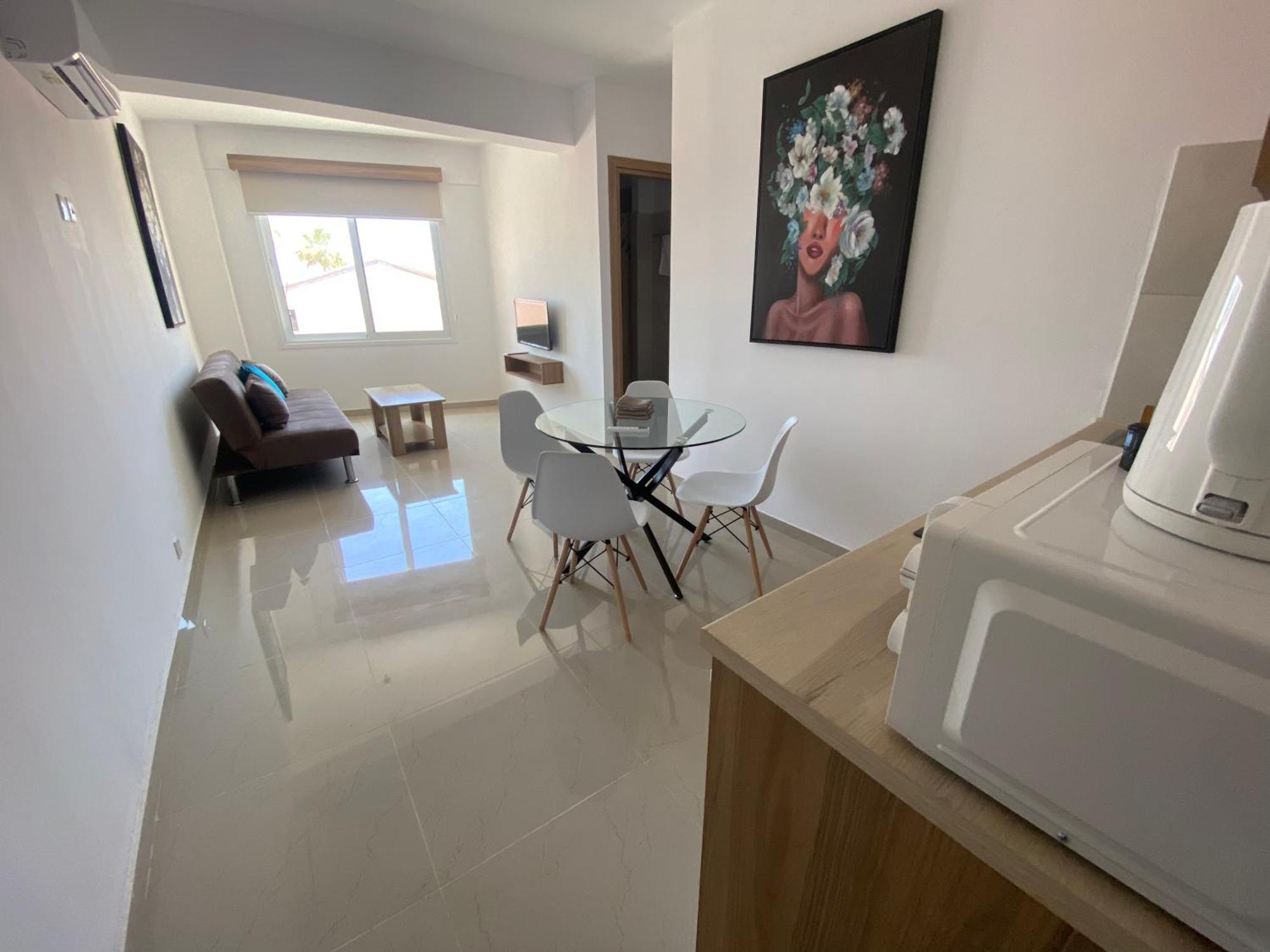 Larnaca Bay Suites Экстерьер фото