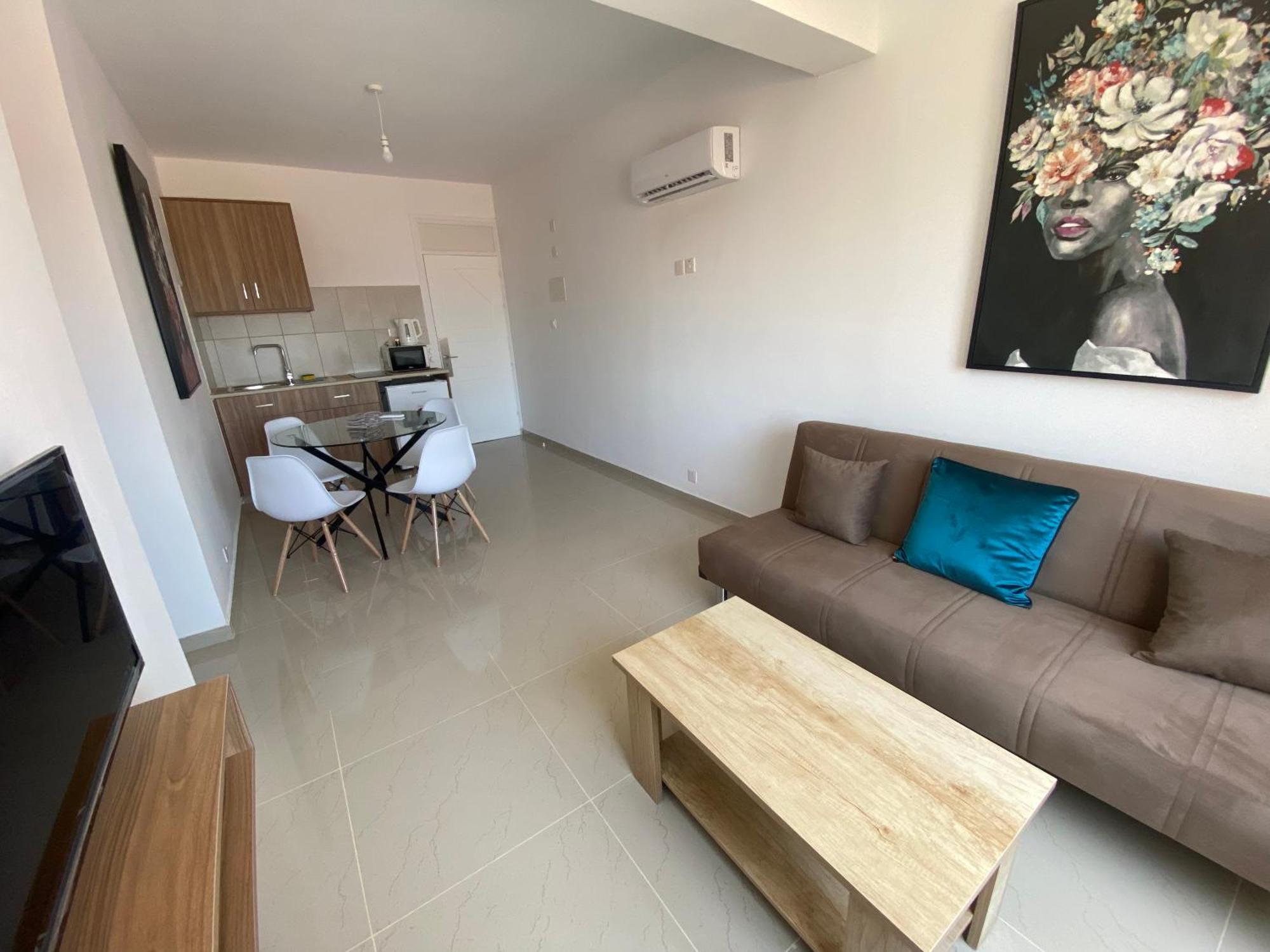 Larnaca Bay Suites Экстерьер фото