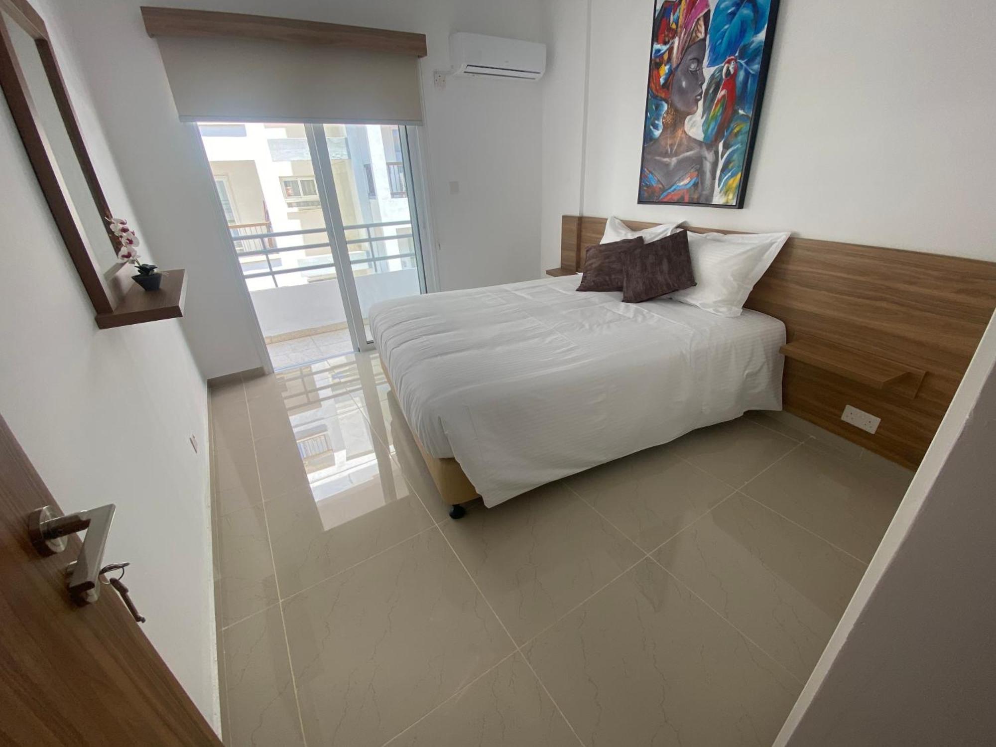 Larnaca Bay Suites Экстерьер фото