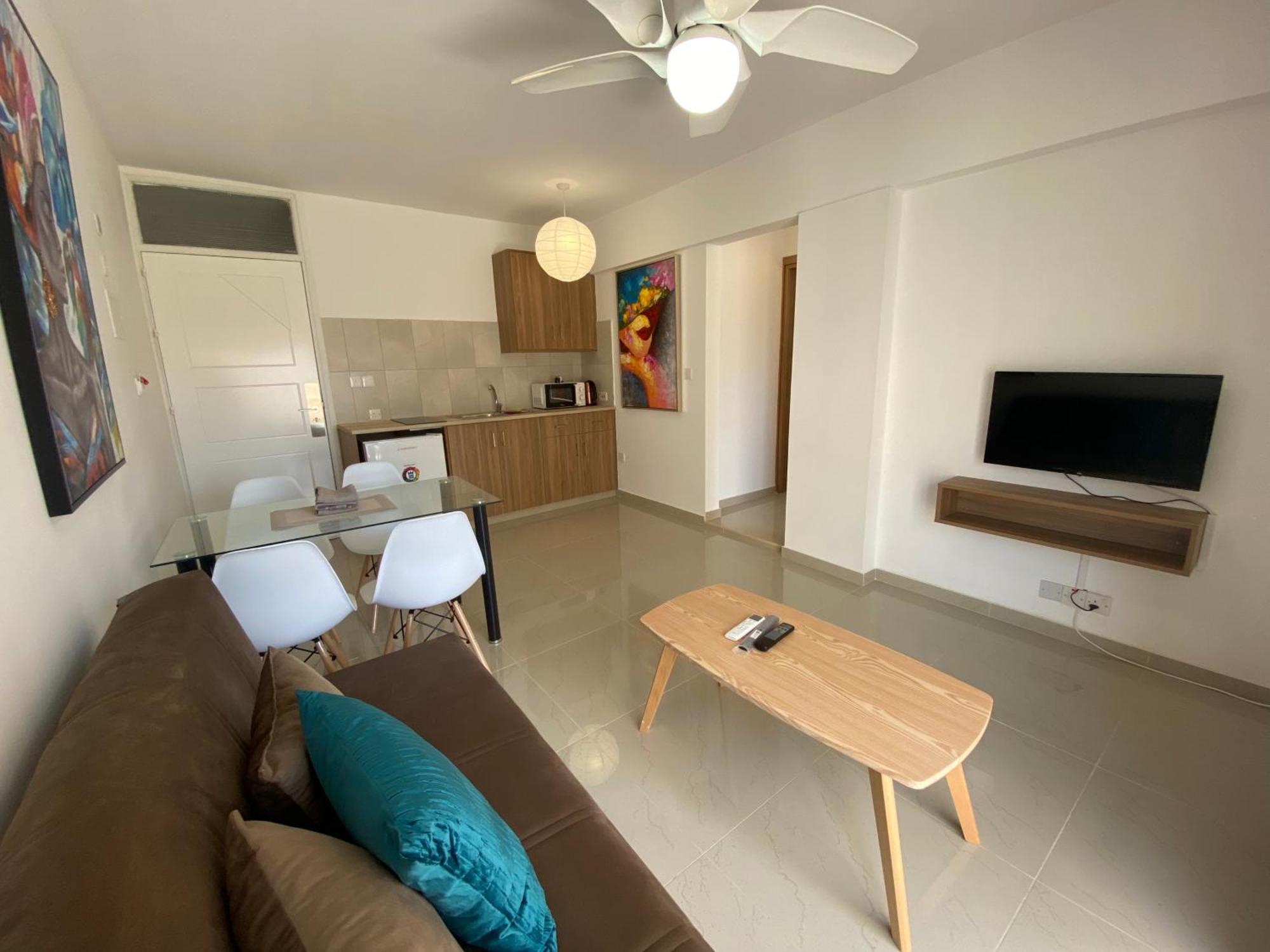 Larnaca Bay Suites Экстерьер фото